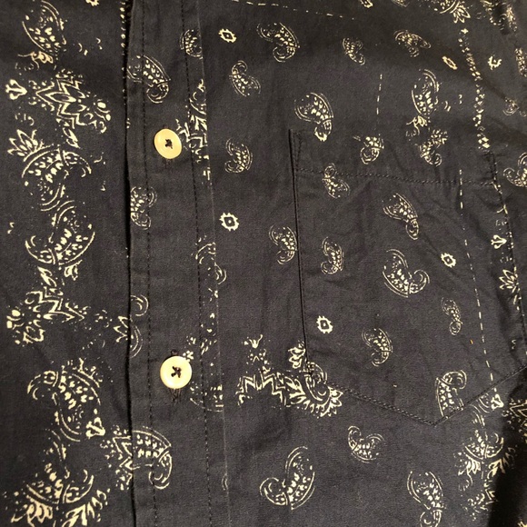 American Eagle Slim Fit Short-Sleeve Button Up - Picture 3 of 4